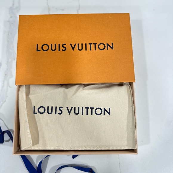 Louis Vuitton Félicie Pochette Damier Ebene - Picture 7 of 10